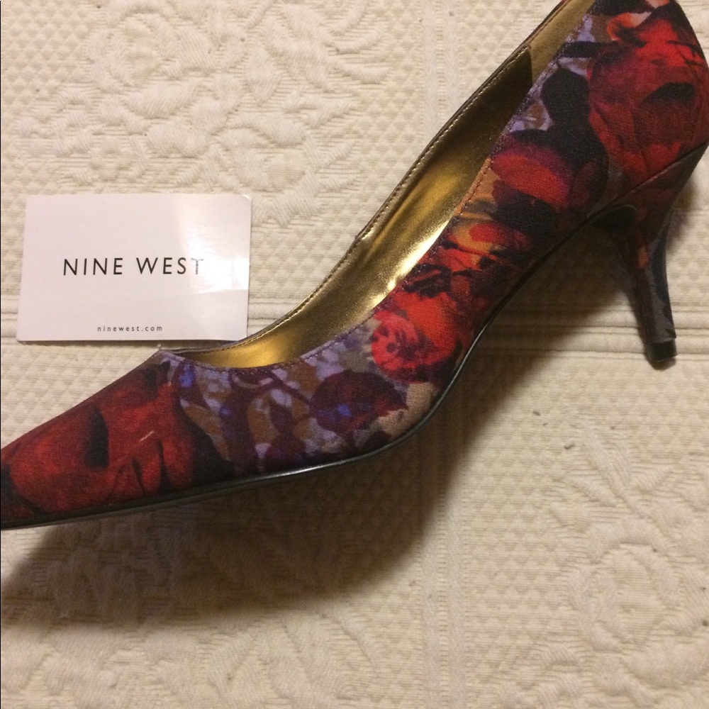 Nine West Pumps size 8 NEW